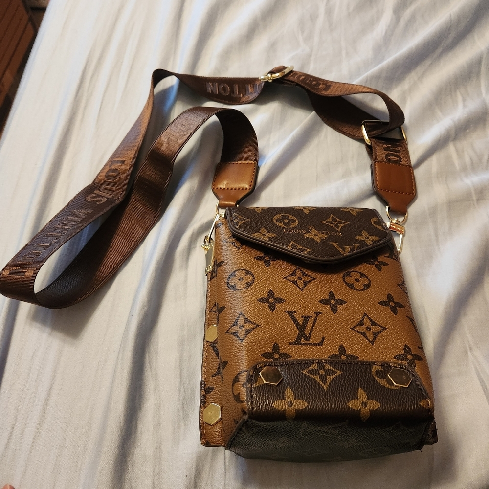 Fashion Lv phone/wallet crossbody bag